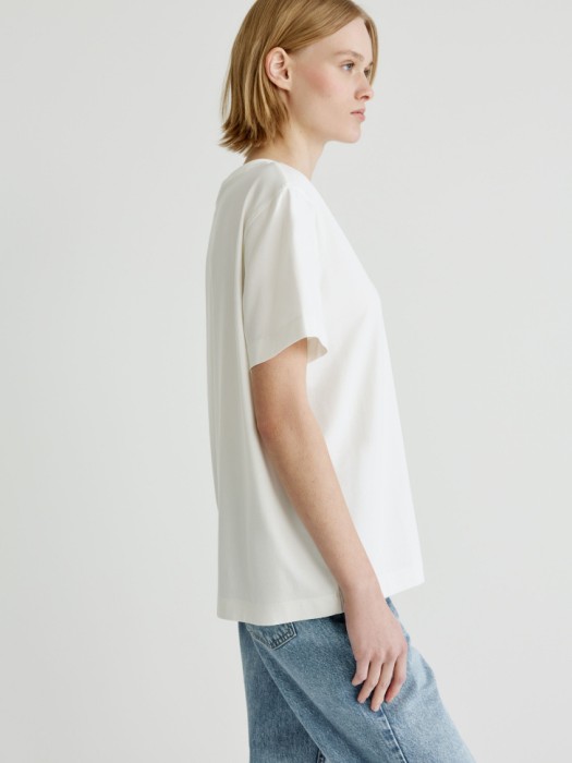 базовая оверсайз футболка из россии вид сбоку