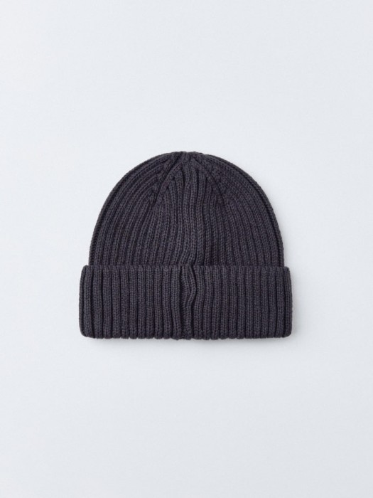 базовая шапка-бини детская из коллекции  archive по цене 599 руб вид справа
