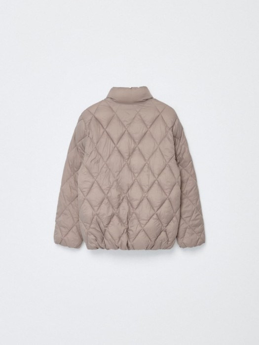базовая стеганая куртка для девочек от бренда sela вид слева