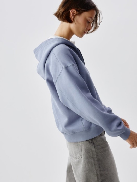 базовое худи оверсайз по цене 2299 руб вид справа