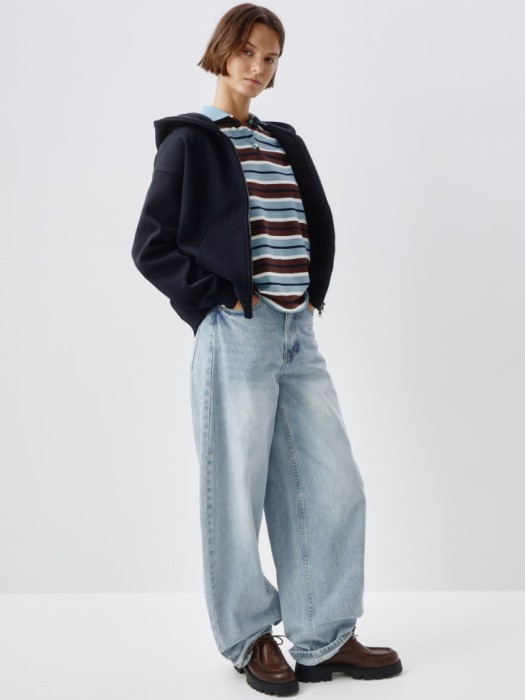 базовое худи оверсайз от бренда sela вид слева