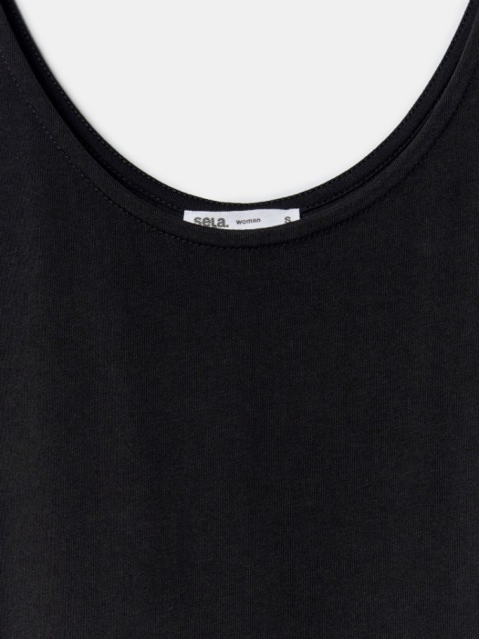 базовое трикотажное платье макси без рукавов от бренда sela вид слева