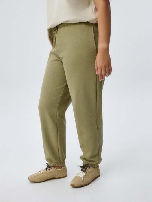 базовые брюки из футера из россии вид сбоку