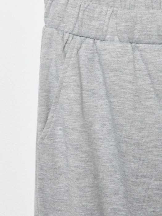 базовые джоггеры для девочек по цене 1699 руб вид справа