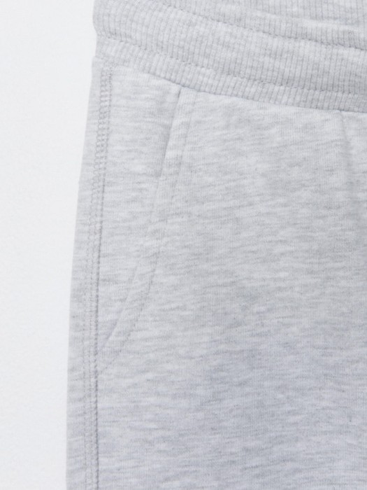 базовые джоггеры для мальчиков из россии вид сбоку