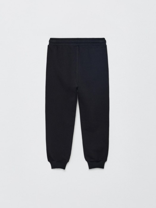 базовые джоггеры для мальчиков по цене 999 руб вид справа