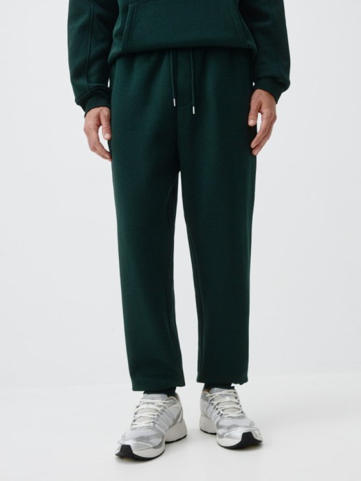 базовые джоггеры из футера от бренда sela вид слева