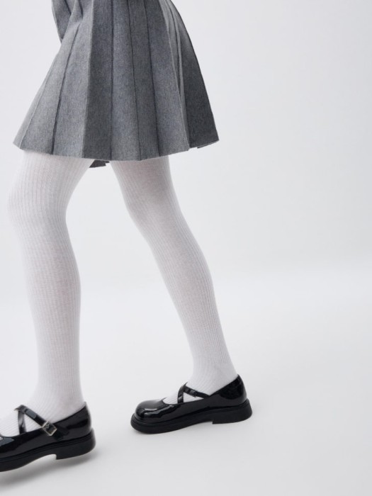 базовые колготки в рубчик для девочек от бренда sela вид слева
