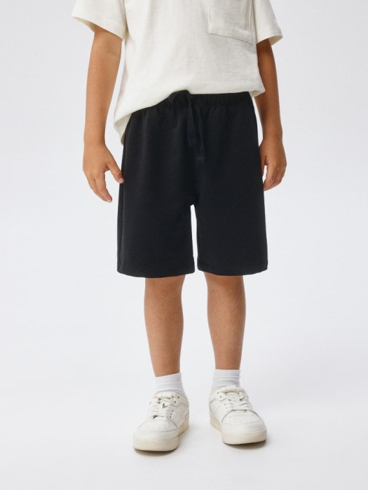 базовые шорты для мальчиков, 2 шт. от бренда sela вид слева