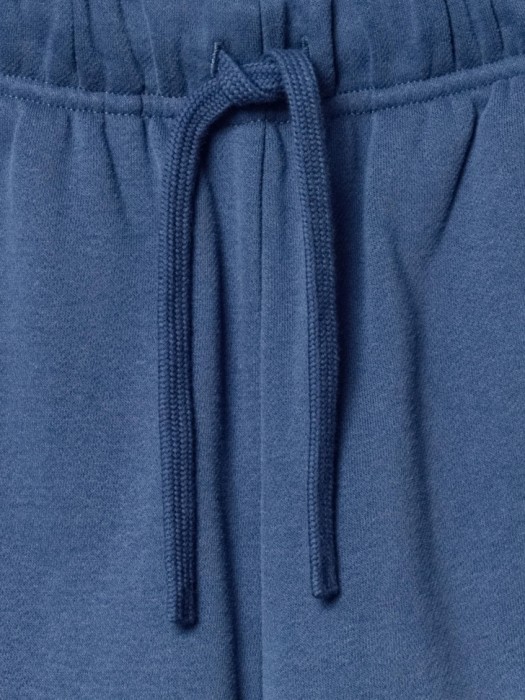 базовые шорты для мальчиков по цене 1499 руб вид справа