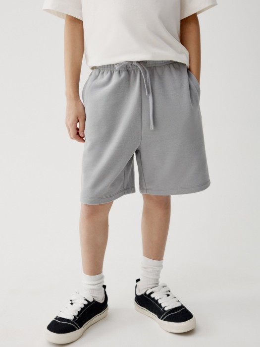 базовые шорты для мальчиков от бренда sela вид слева