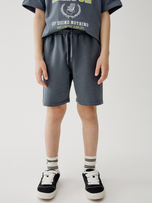 базовые шорты для мальчиков от бренда sela вид слева