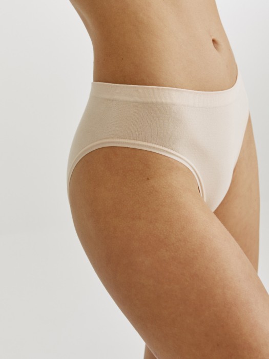 базовые трусы-слипы по цене 799 руб вид справа