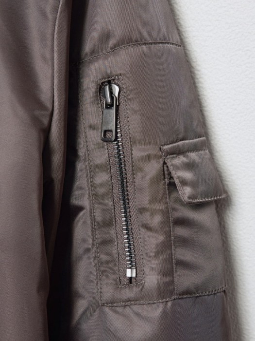 базовый бомбер оверсайз детский из льна спереди