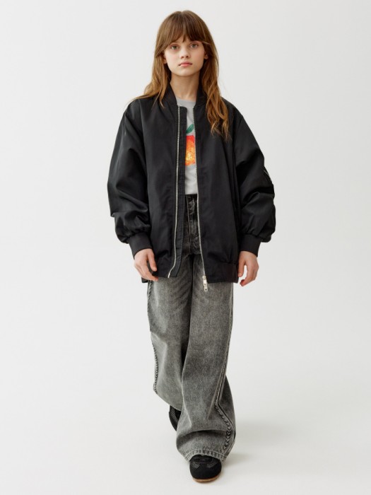 базовый бомбер оверсайз для девочек от бренда sela вид слева