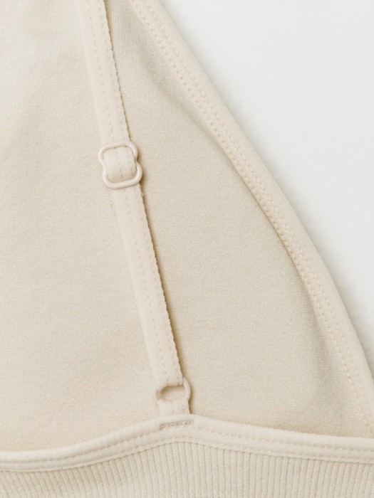 базовый бюстгальтер-топ в рубчик по цене 1199 руб вид справа