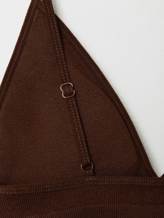 базовый бюстгальтер-топ в рубчик по цене 1199 руб вид справа