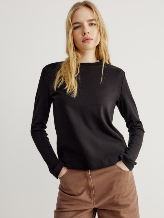 базовый лонгслив из интерлока из россии вид сбоку