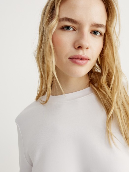 базовый лонгслив из интерлока по цене 1999 руб вид справа