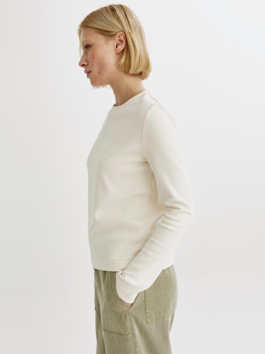 базовый лонгслив из интерлока из россии вид сбоку