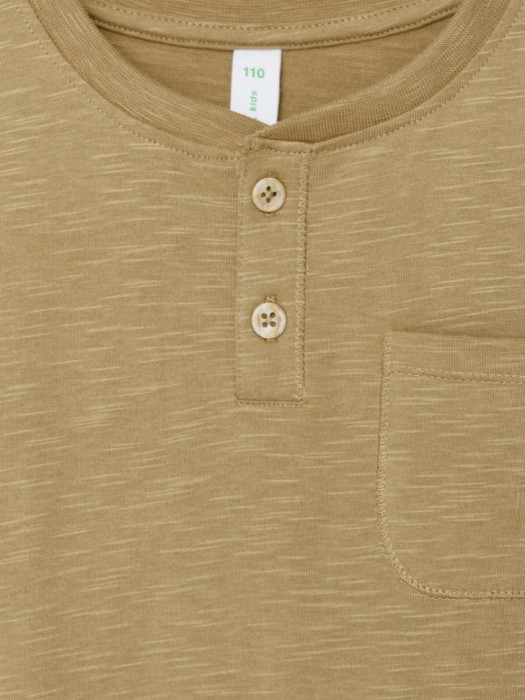 базовый лонгслив на пуговицах для мальчиков из россии вид сбоку