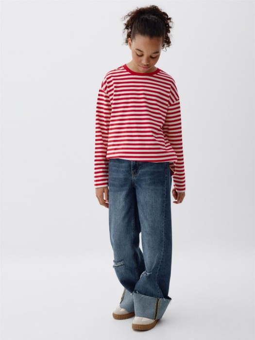 базовый лонгслив в полоску для девочек от бренда sela вид слева