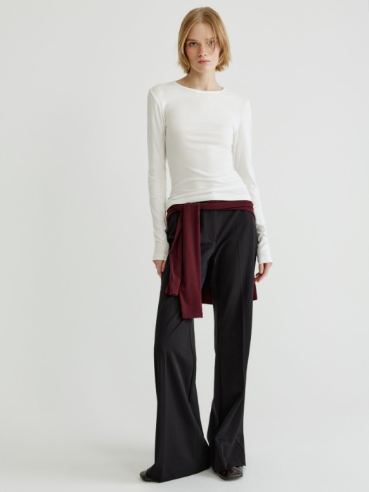 базовый приталенный лонгслив от бренда sela вид слева