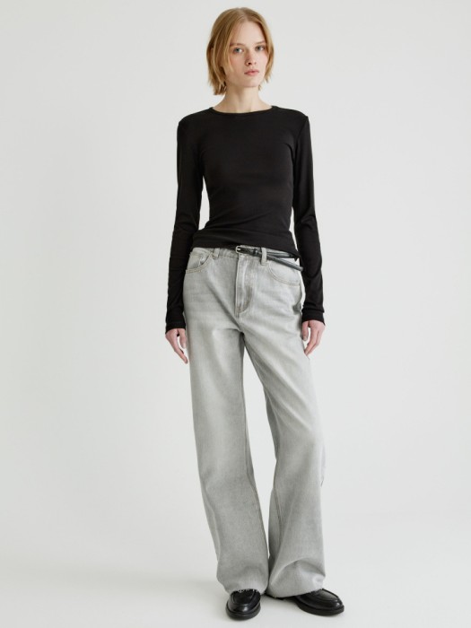 базовый приталенный лонгслив от бренда sela вид слева