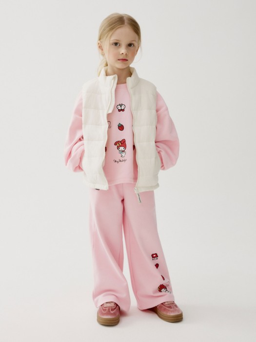 базовый стеганый жилет для девочек от бренда sela вид слева