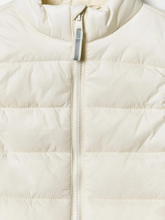 базовый стеганый жилет для девочек из россии вид сбоку