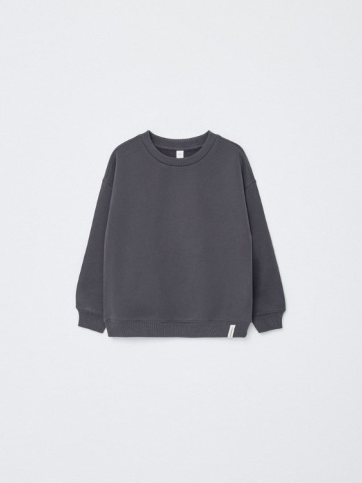 базовый свитшот оверсайз детский по цене 999 руб вид справа