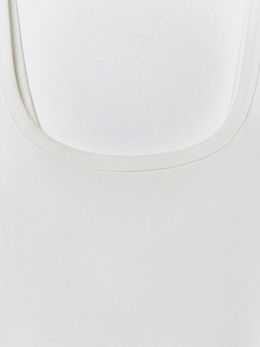 базовый топ в рубчик из линейки  young универсального стиля с лицевой стороны