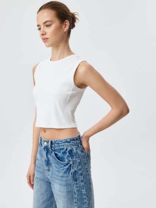 базовый топ в рубчик из россии вид сбоку