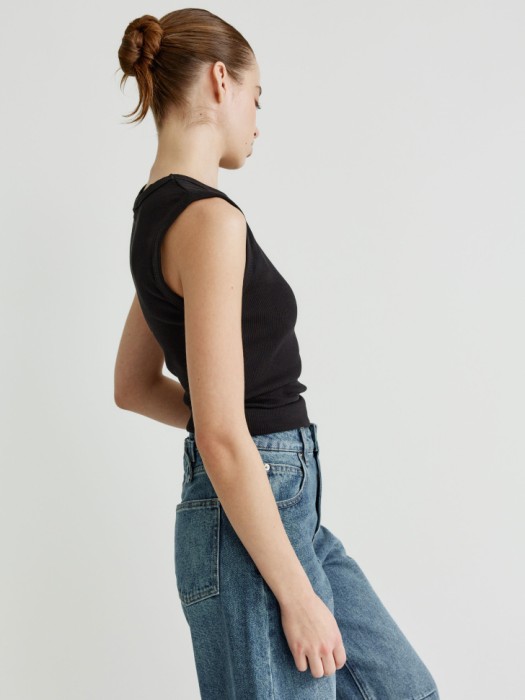 базовый топ в рубчик из россии вид сбоку