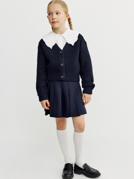 базовый вязаный кардиган для девочек от бренда sela вид слева