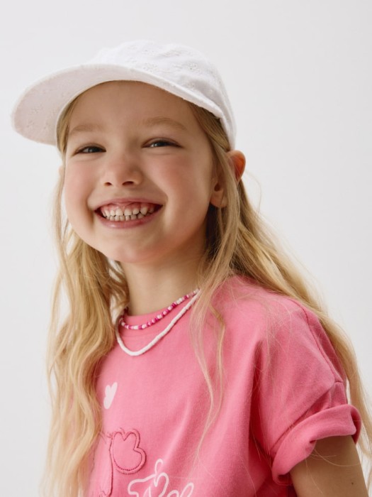 бейсболка с вышивкой для девочек от бренда sela вид слева