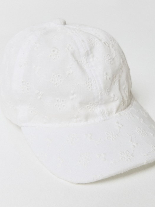 бейсболка с вышивкой для девочек по цене 899 руб вид справа