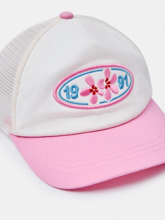 бейсболка с вышивкой для девочек от бренда sela вид слева