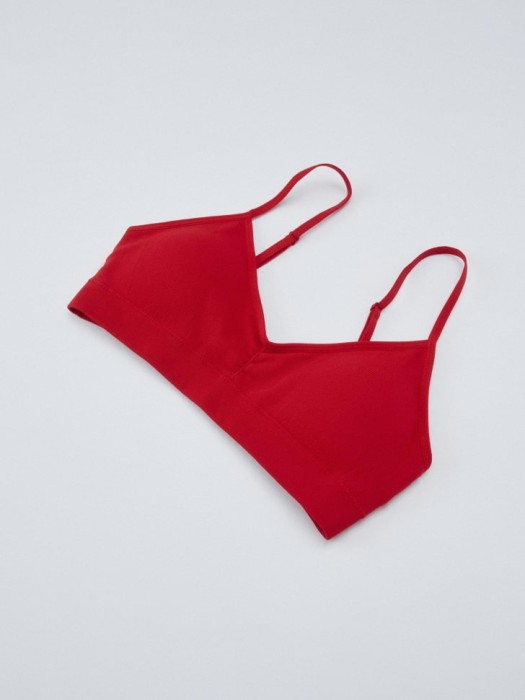 бесшовный бюстгальтер-топ универсального стиля с лицевой стороны