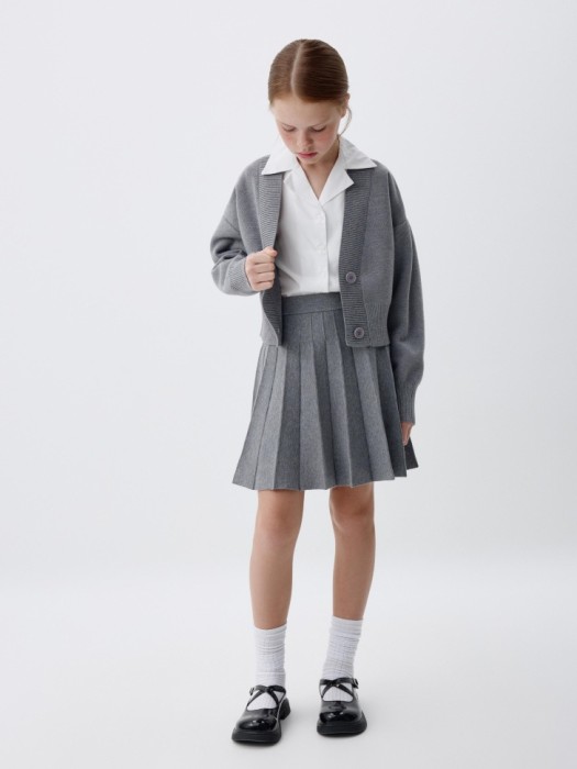 блузка с английским воротником для девочек от бренда sela вид слева