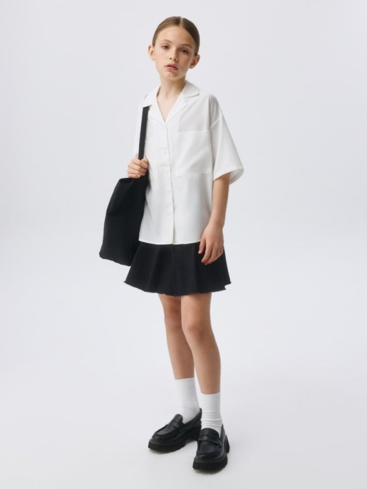 блузка с коротким рукавом для девочек от бренда sela вид слева