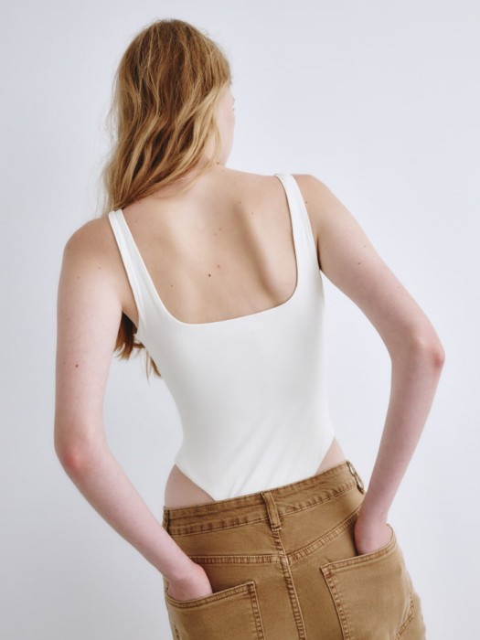 Товар с артикулом 4680798708805 вид сзади