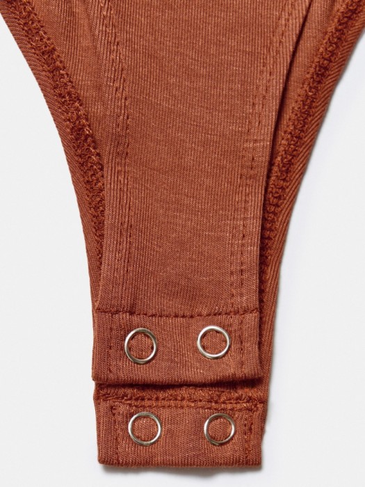 боди с коротким рукавом из линейки  young из вискозы спереди