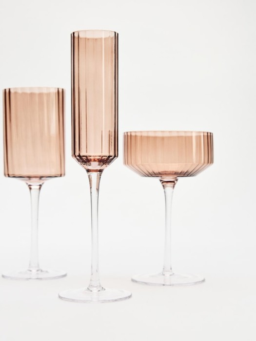 бокал из стекла с рельефным узором от бренда sela вид слева