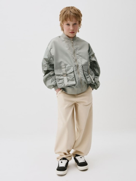 бомбер оверсайз для мальчиков от бренда sela вид слева