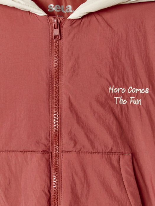 бомбер оверсайз с капюшоном для мальчиков из синтепона спереди