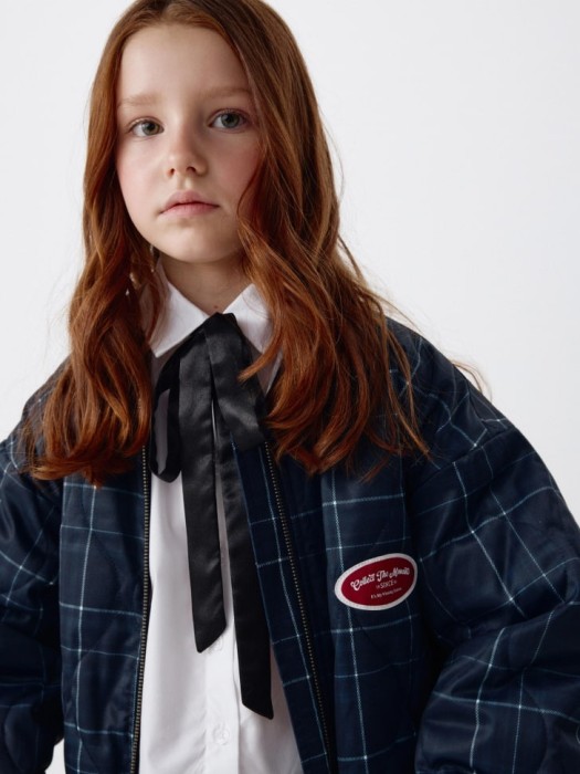 бомбер оверсайз с отложным воротником для девочек из россии вид сбоку