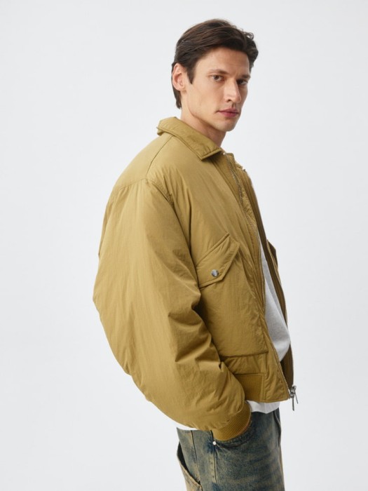 бомбер oversize fit с отложным воротником по цене 1999 руб вид справа