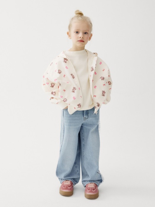 бомбер с капюшоном для девочек от бренда sela вид слева