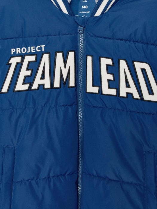 бомбер в стиле преппи с капюшоном детский из льна спереди